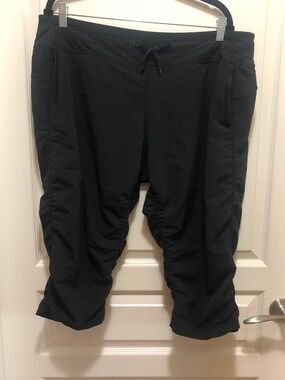 Women’s XXL Capri pant black drawstring waist easy fit